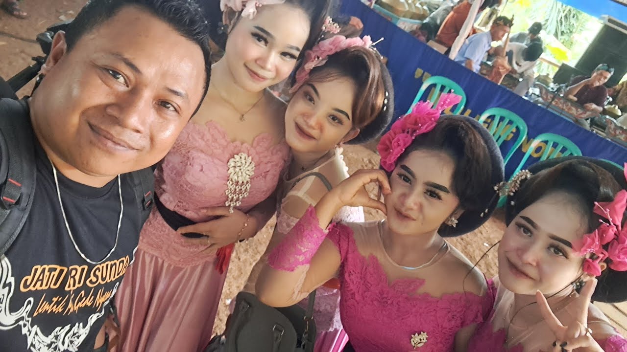 DIGIYANG ASIK PENARI CANTIK PANGANDARAN RONGGENG