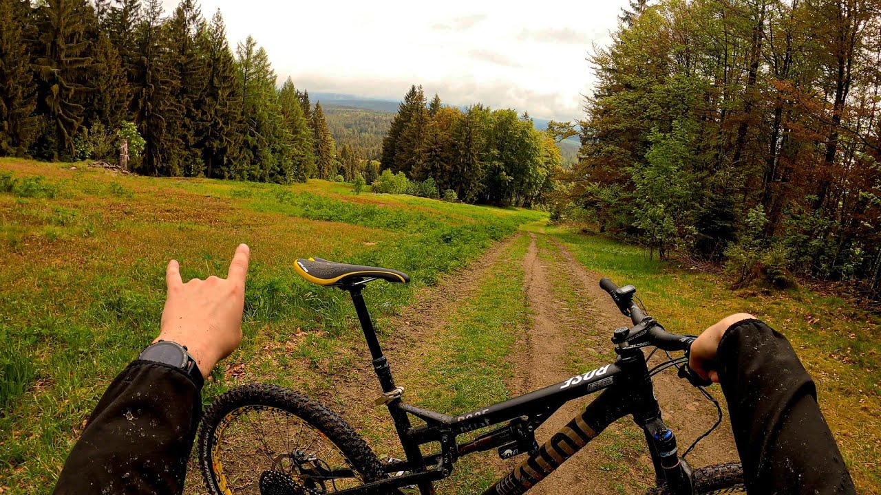 Trails rocken am Kornberg bei Schlamm und Nässe mit dem ROSE Enduro und Haibike Sduro