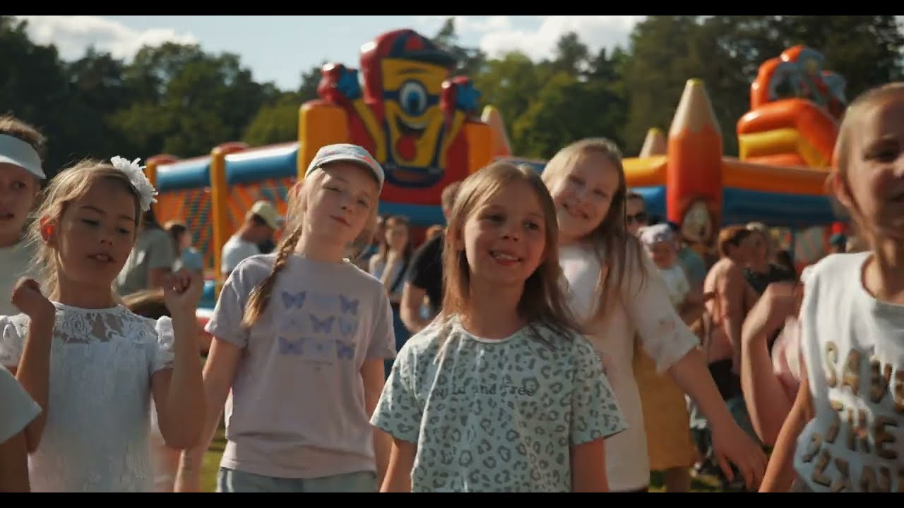 RODZINA-utwór z repertuaru zespołu Siostry Jeremiasza w wykonaniu uczniów Z S w Wysokiej Głogowskiej