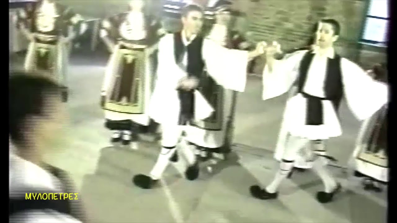 Ένας λεβέντης διάβαινε Θανάσης Μανίκας