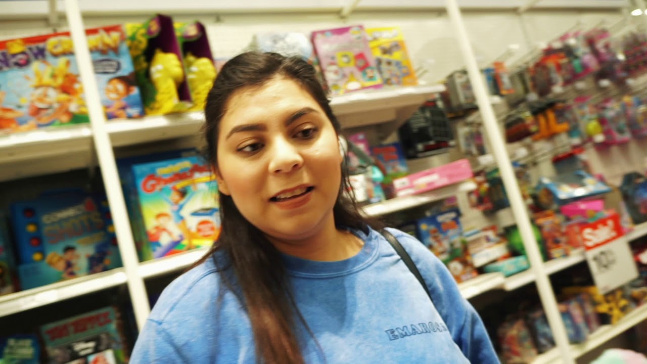 CHRISTMAS SHOPPING | TRYING TO KEEP UP