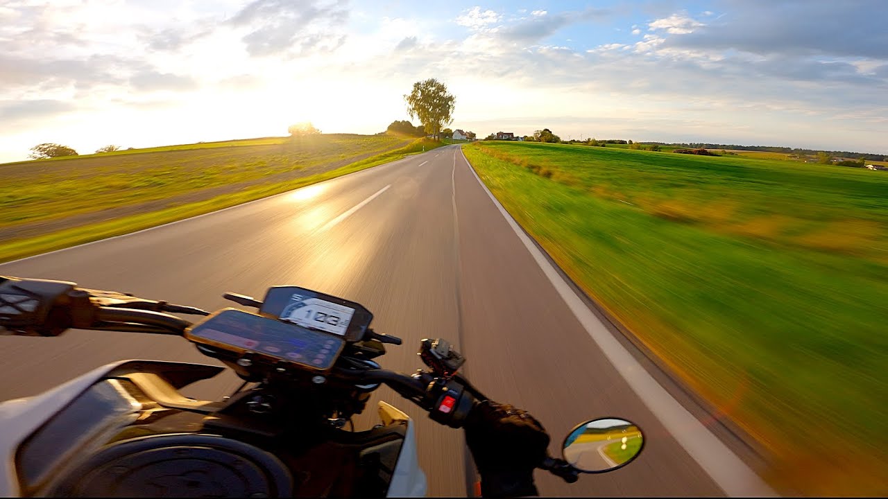 Chasin The Sunset... // KTM 790