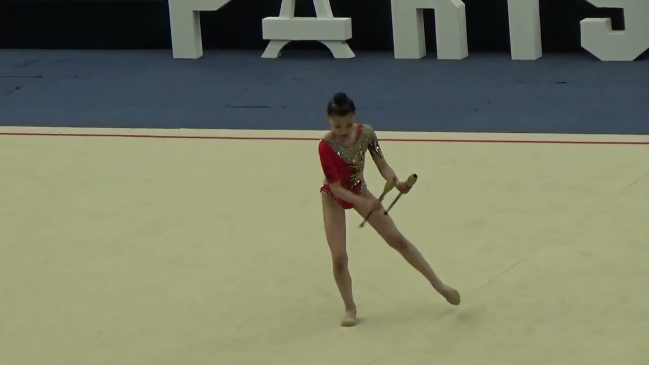 Mohini YOSHIOKA massues - 2025 Championnats de France Juniors 13ans