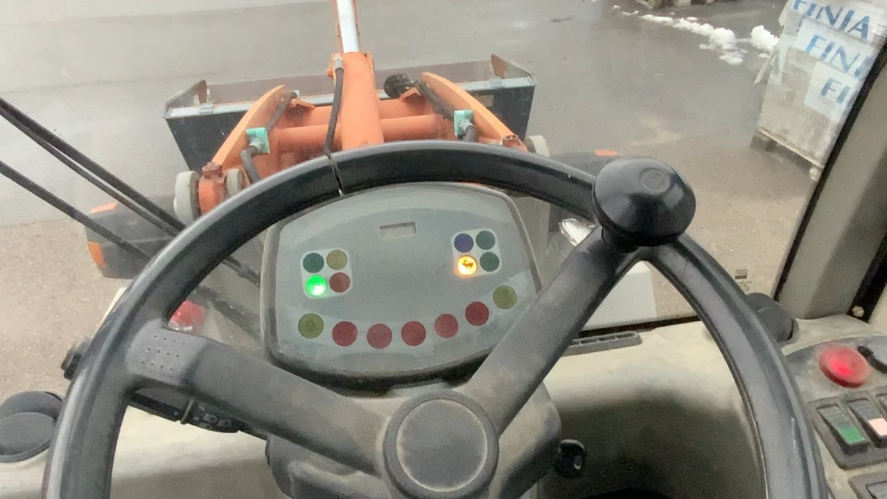 K&ouml;p Lastmaskin Atlas 40 med vikplog p&aring; Klaravik