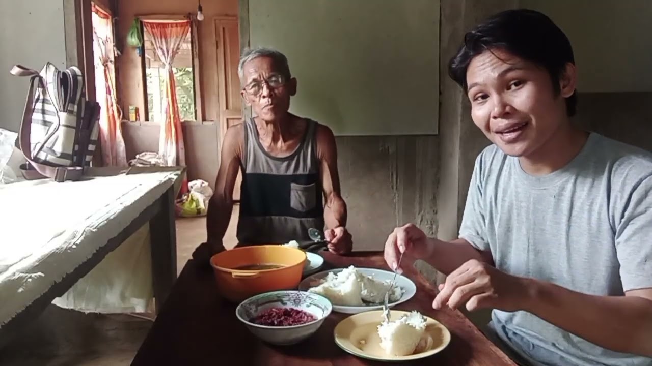 EATING BREAKFAST WITH PAPA WITH OUR COMFORT FOOD