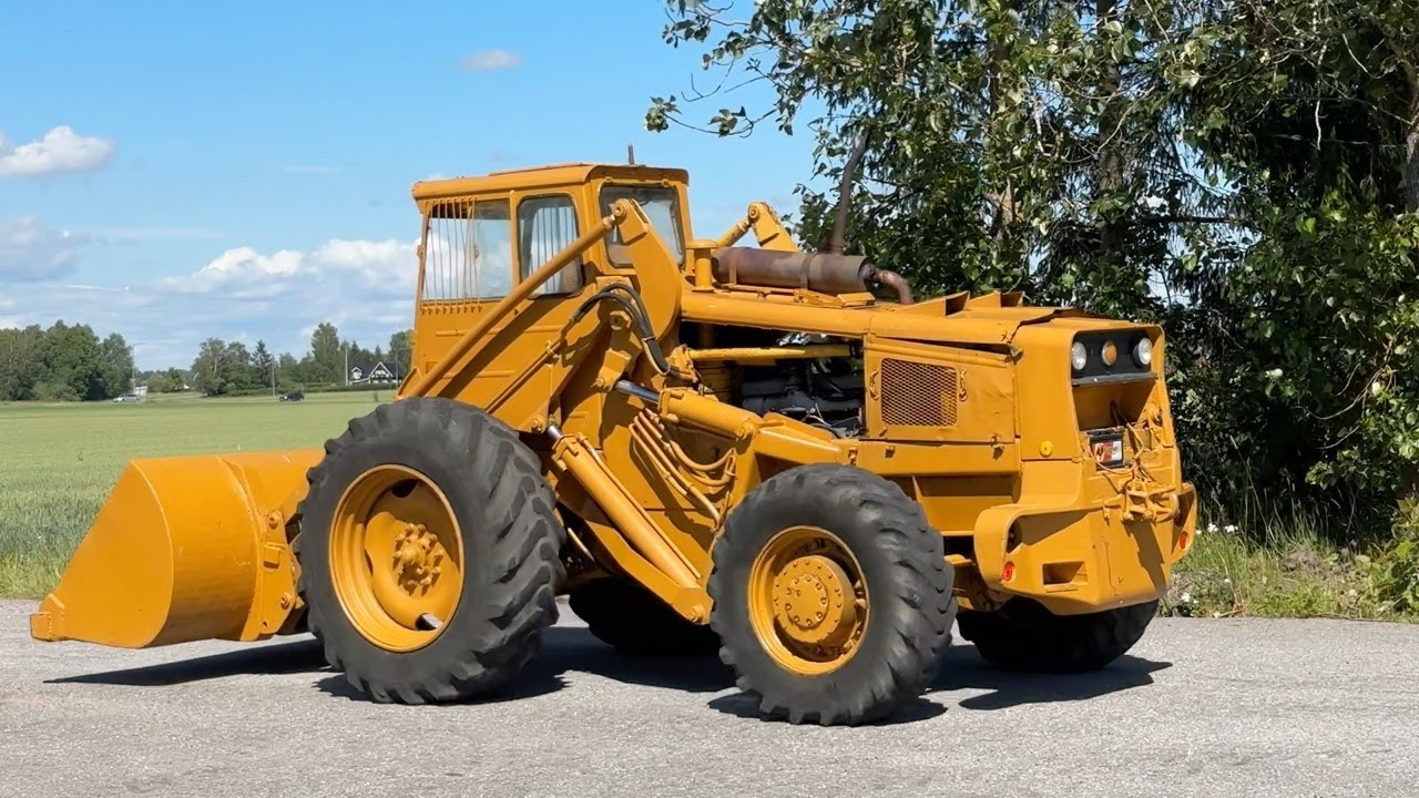 Köp Baklastare Volvo BM LM 840 med 1 st skopa på Klaravik