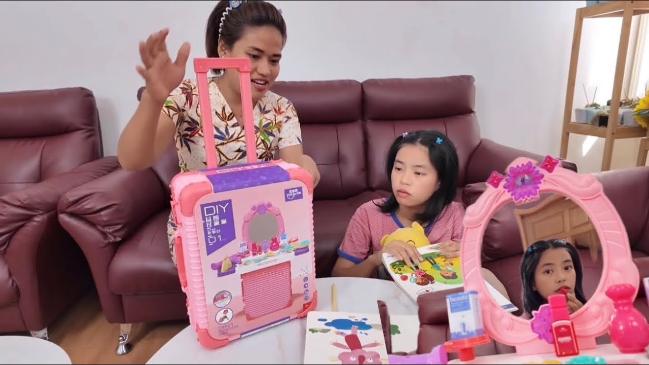 သမီးအတွက် မှန်တင်ခုံ အသစ်လေး ရပြီ။ 🥰