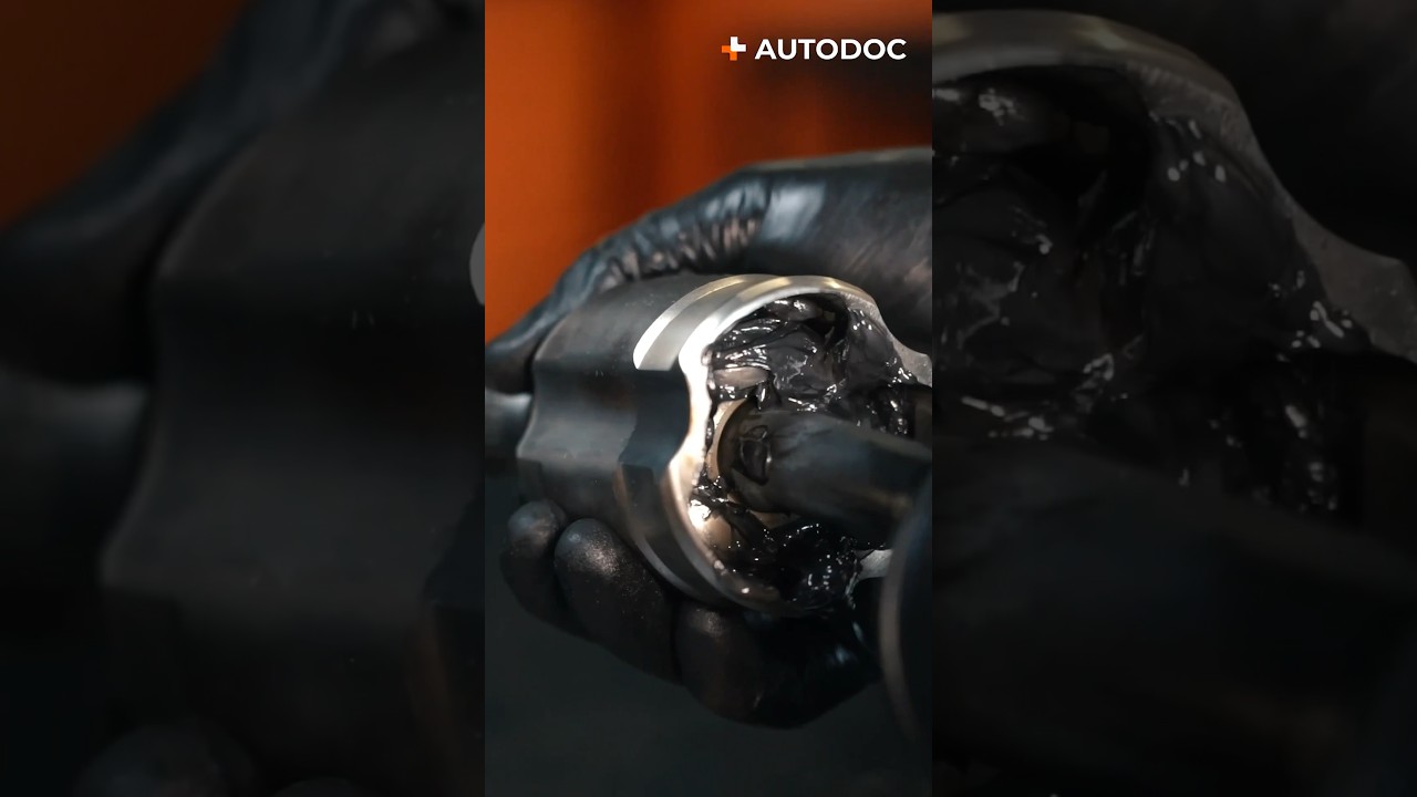 Come sostituire un giunto omocinetico | AUTODOC #shorts