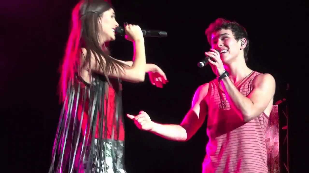Victoria Justice HD - Bruno Mars Medley - Philadelphia - August 16, 2012