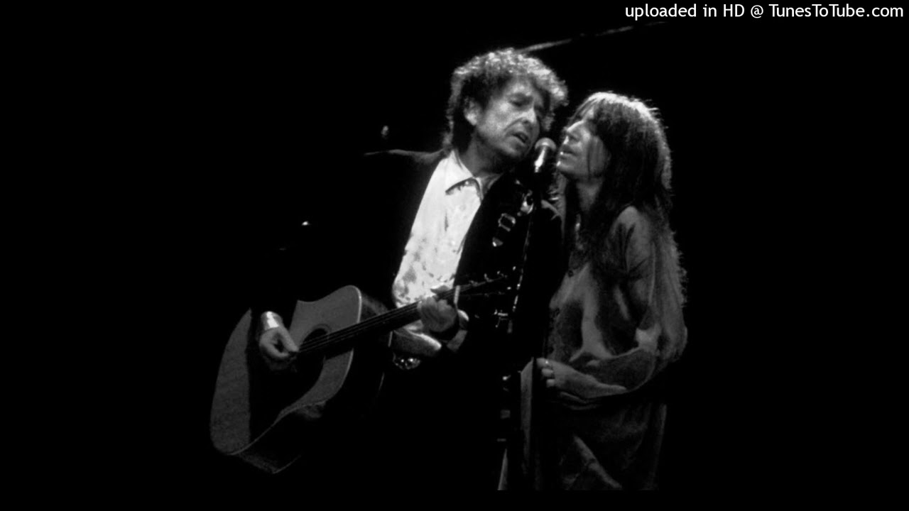 Bob Dylan live , Dark Eyes (With  Patti Smith) Philadelphia 1995
