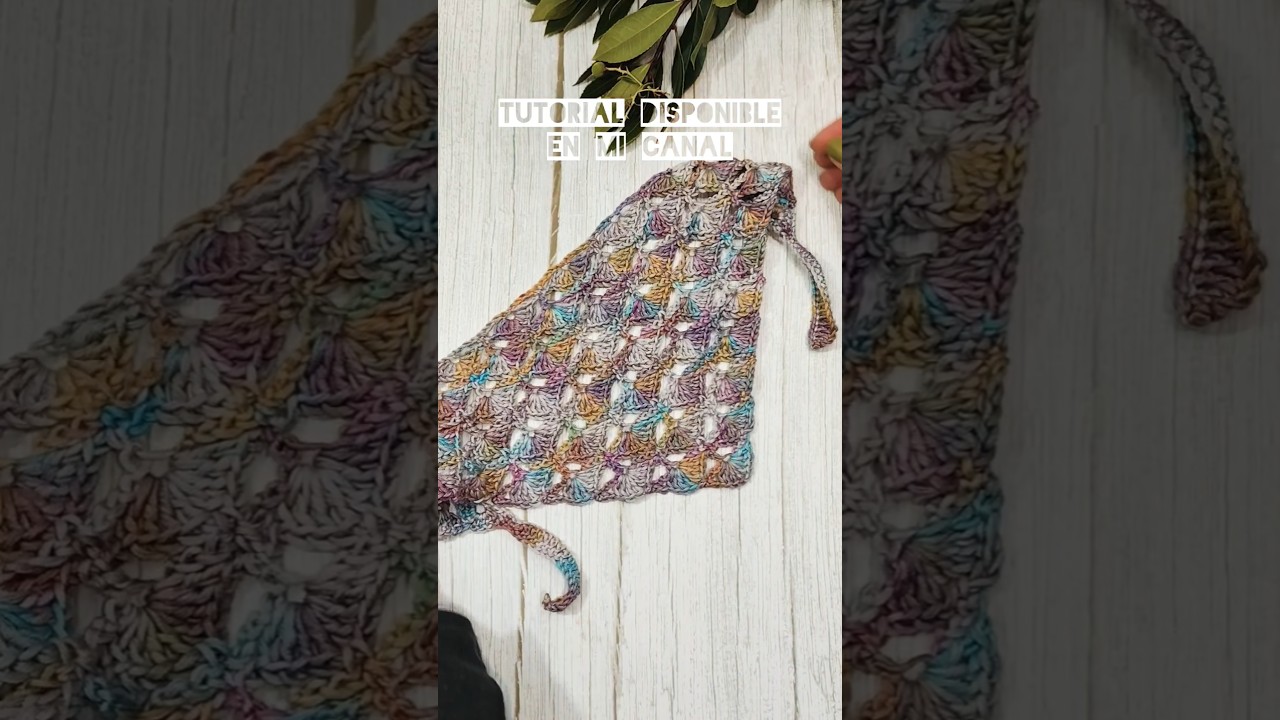 Bandana, Pa&ntilde;uelo o Chal a Crochet 🪭 con abanicos 👉 disponible en mi canal el paso a paso #crochet