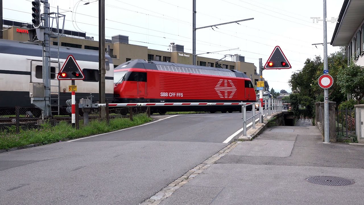 Railroad Crossing -  Interlaken (CH) - Bahnübergang Höheweg , Passage à niveau