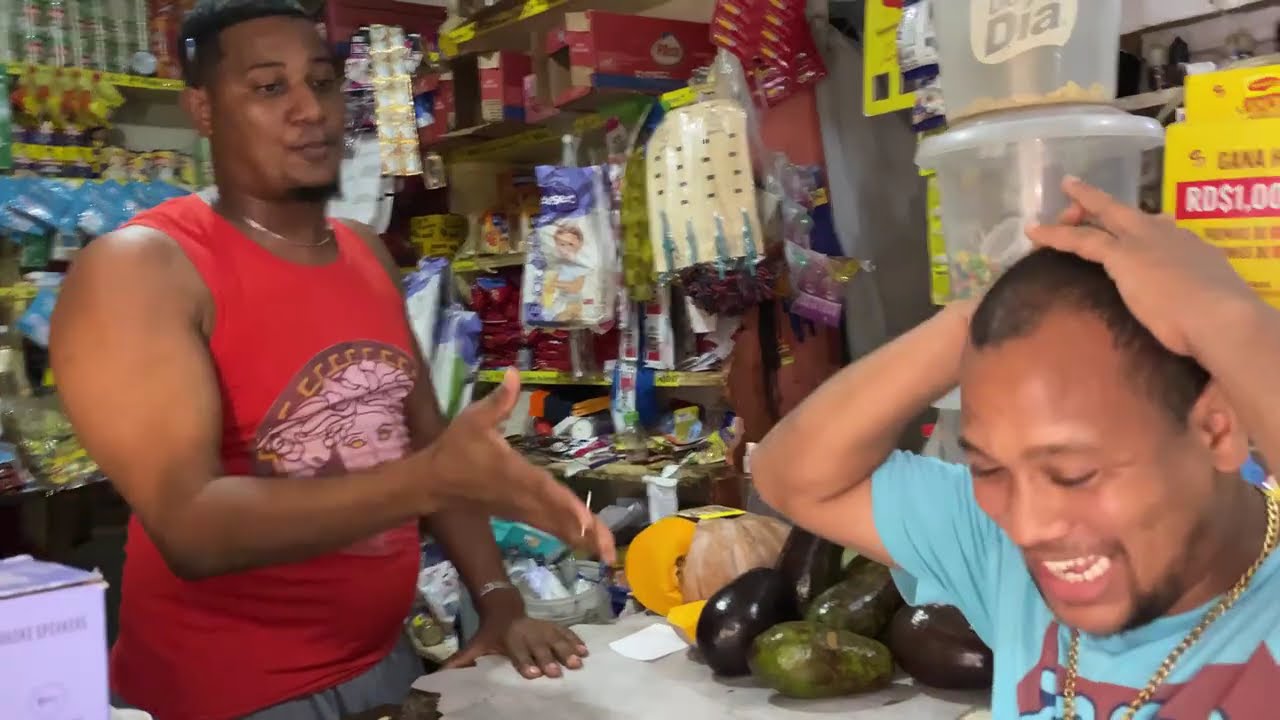 Los vecinos chismosos parte 1