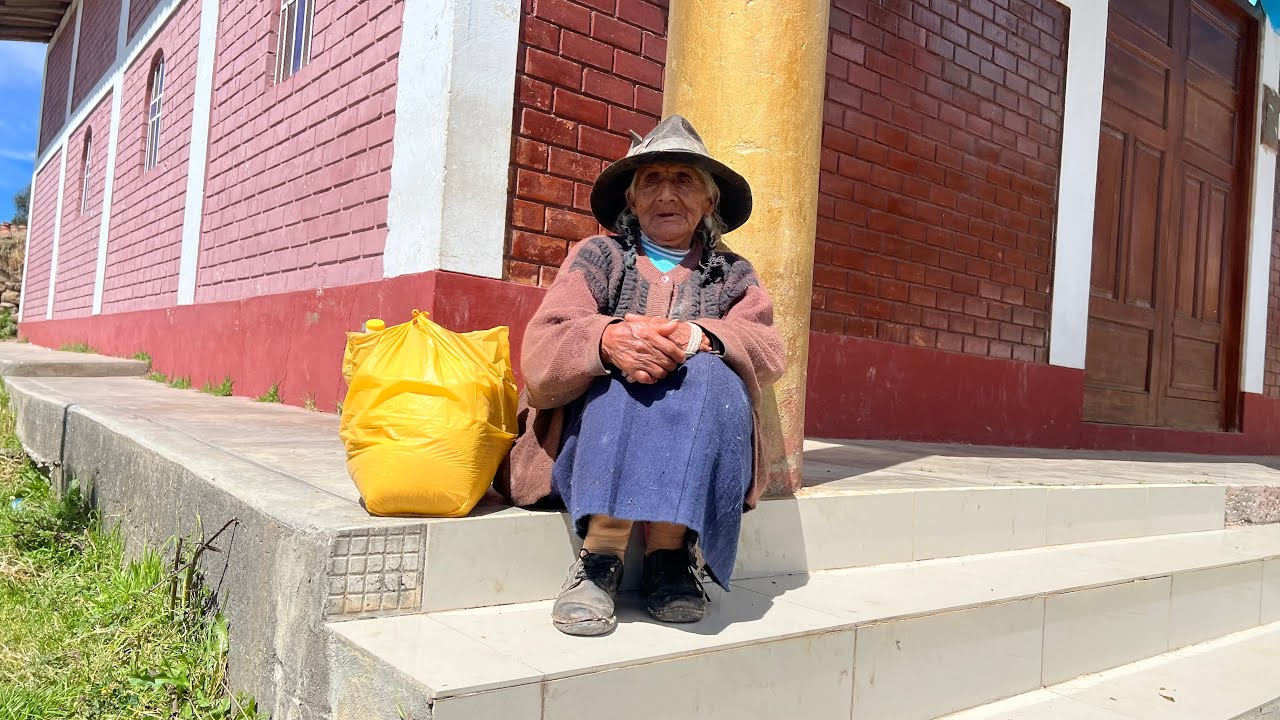 Viaje de Huaraz a Huari, Ayudando en Ruta