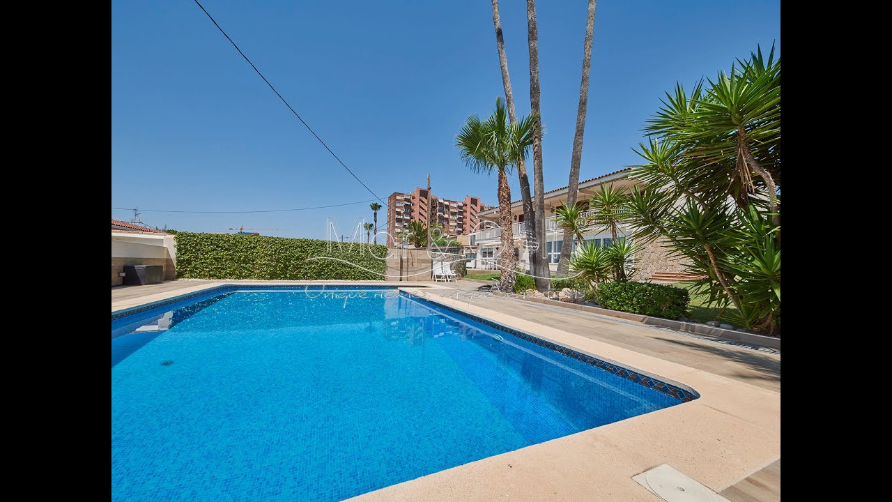 ACOGEDOR CHALET EN VENTA CON VISTAS AL MAR EN CABO DE LAS HUERTAS