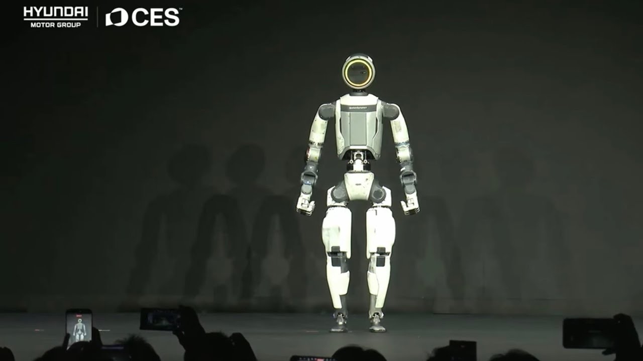 Компании Hyundai и Boston Dynamics представили робота Atlas нового поколения на выставке CES 2026.