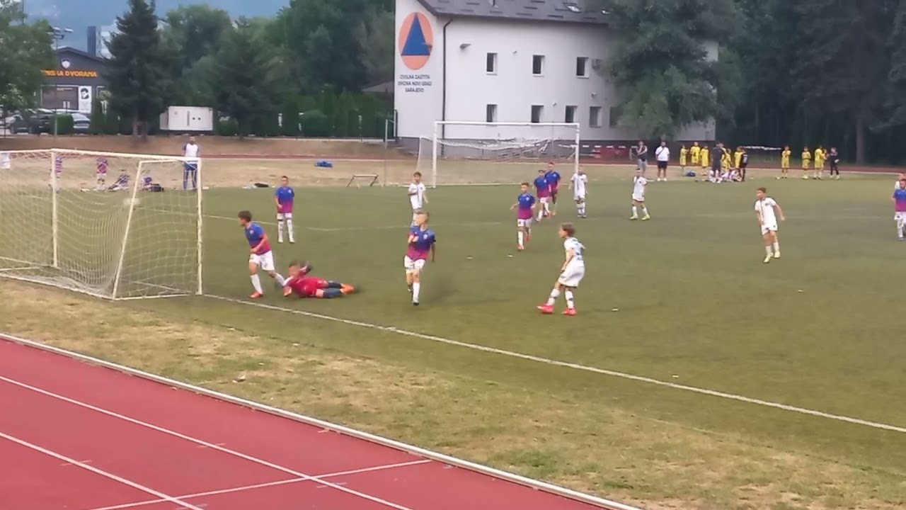 FK UNIS - ŠF BAMBINOSI 2 1:1 2015 GODISTE