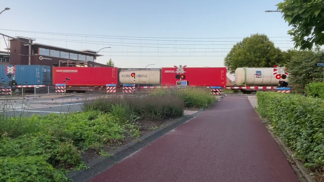 Spoorwegovergang Borne // Dutch railroad crossing 