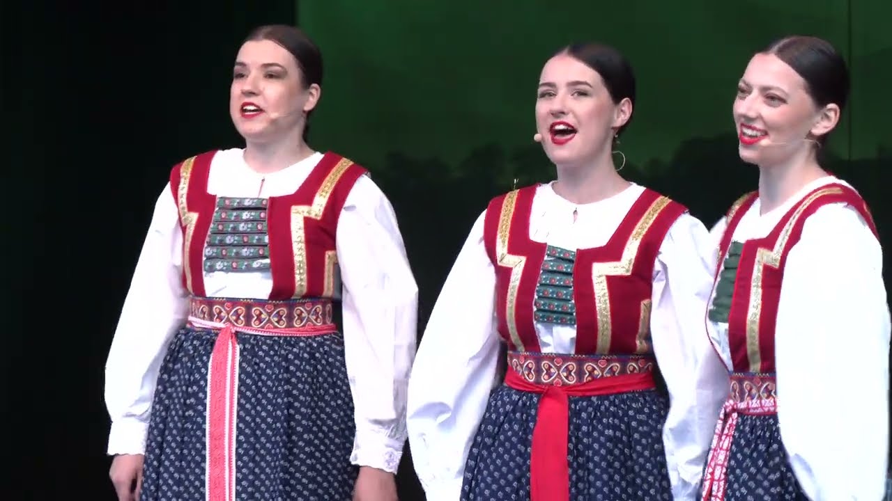 STARÝ HROZENKOV-3.ročník FOLKLORIKA FEST 23 z programu MLADINA – VUS ONDRÁŠ (4.)
