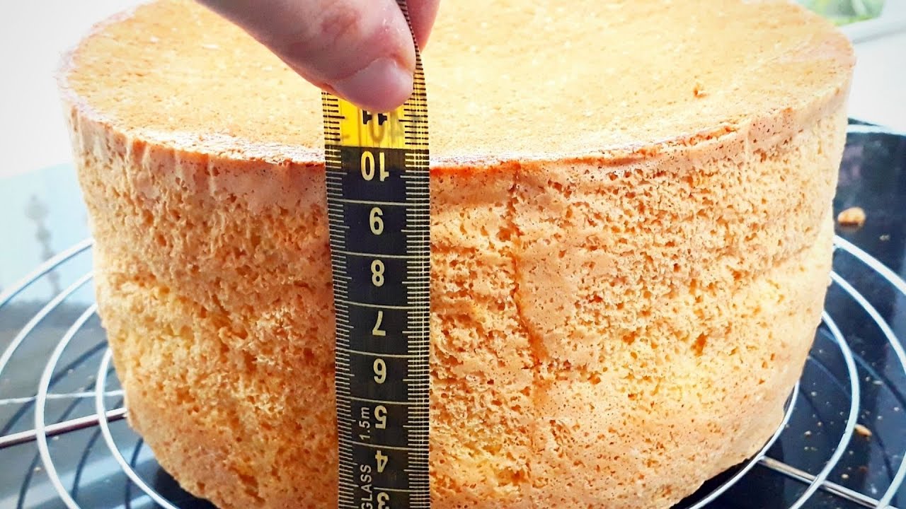 10 CM HOGE SPONSCAKE..!! HOE MAAK JE EEN ZACHTE SPONSCAKE - CHIFFON CAKE