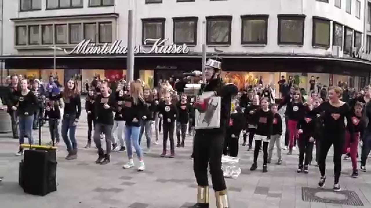 Schreberjugend FlashMob am 22.03.2014 in Hannover. Ritter Rost und die Zauberfee!
