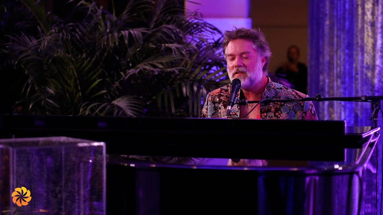 “Hallelujah” by Rufus Wainwright | 2025 Aurora Prize Ceremony on Ellis Island