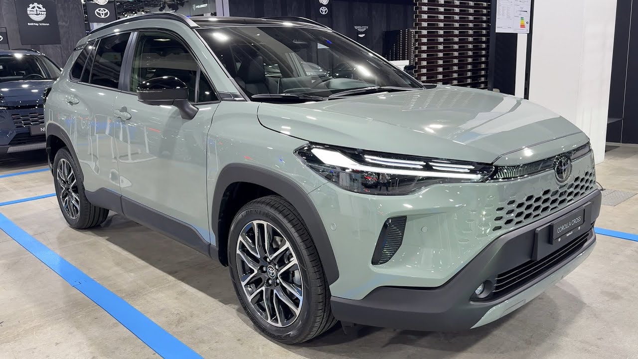 TOYOTA Corolla Cross FACELIFT 2025/2026 - visual REVIEW (exterior, interior, infotainment)