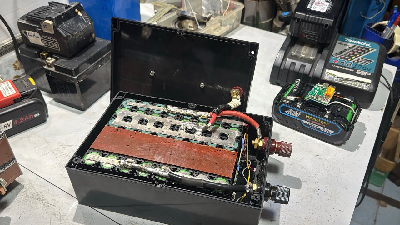 Kích ô tô 12v& 24V siêu mạnh,pin công cụ các loại....
