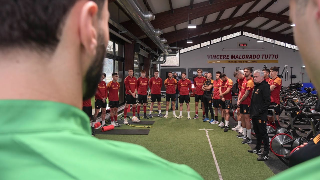 IN MEMORIA DI GIANLUCA VIALLI | José Mourinho, lo staff e la squadra lo hanno ricordato così