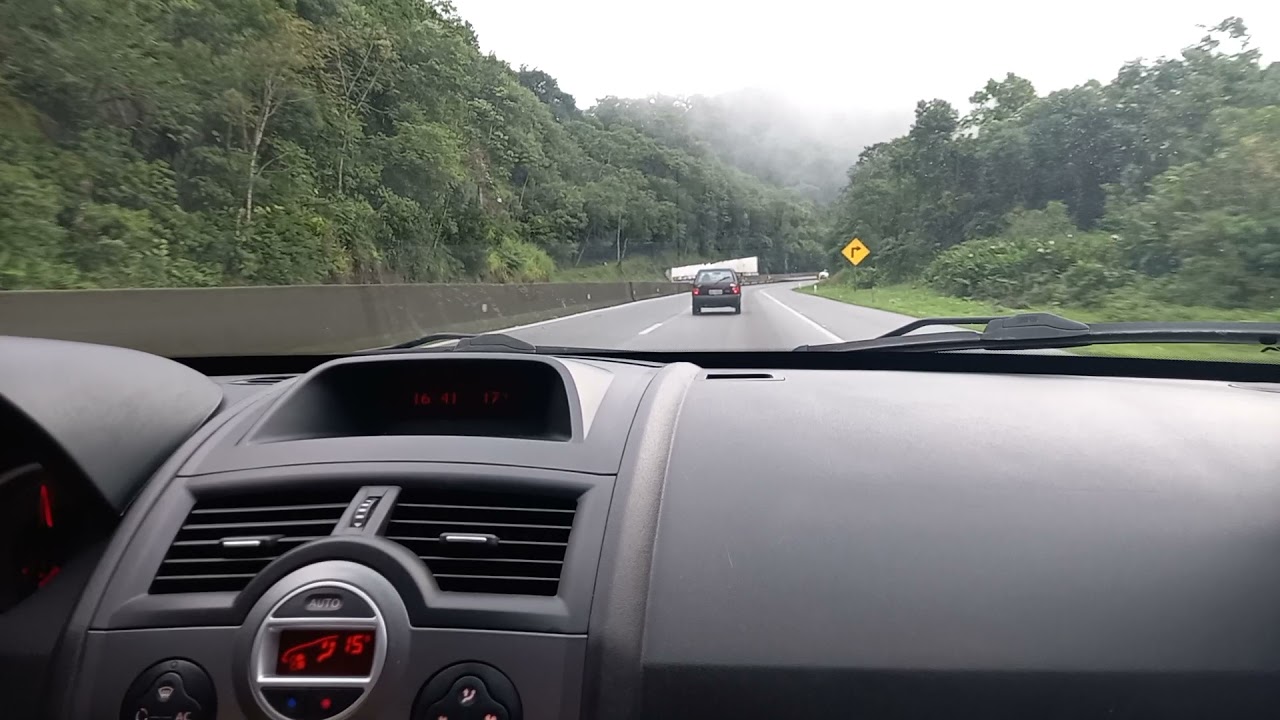 Video na estrada com a Megane Grand Tour - Trecho da serra na BR 277 - Pontal do Paraná - Curitiba