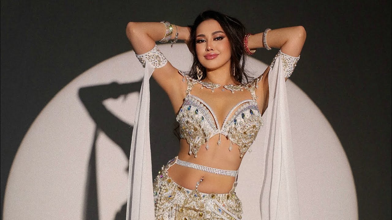 Alina Malikova “Nasini El Donya” Amr Diab