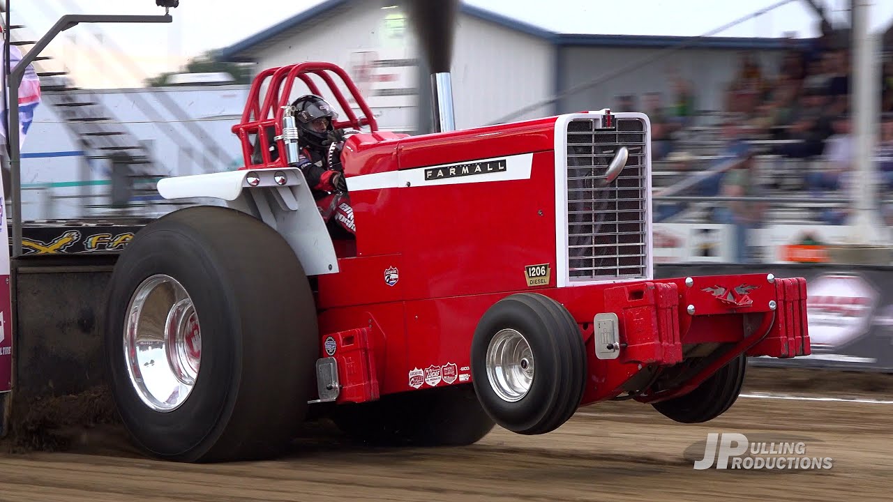 Tractor Pulling 2022: Super Farm Tractors pulling in Altamont, IL - Pro Pulling League