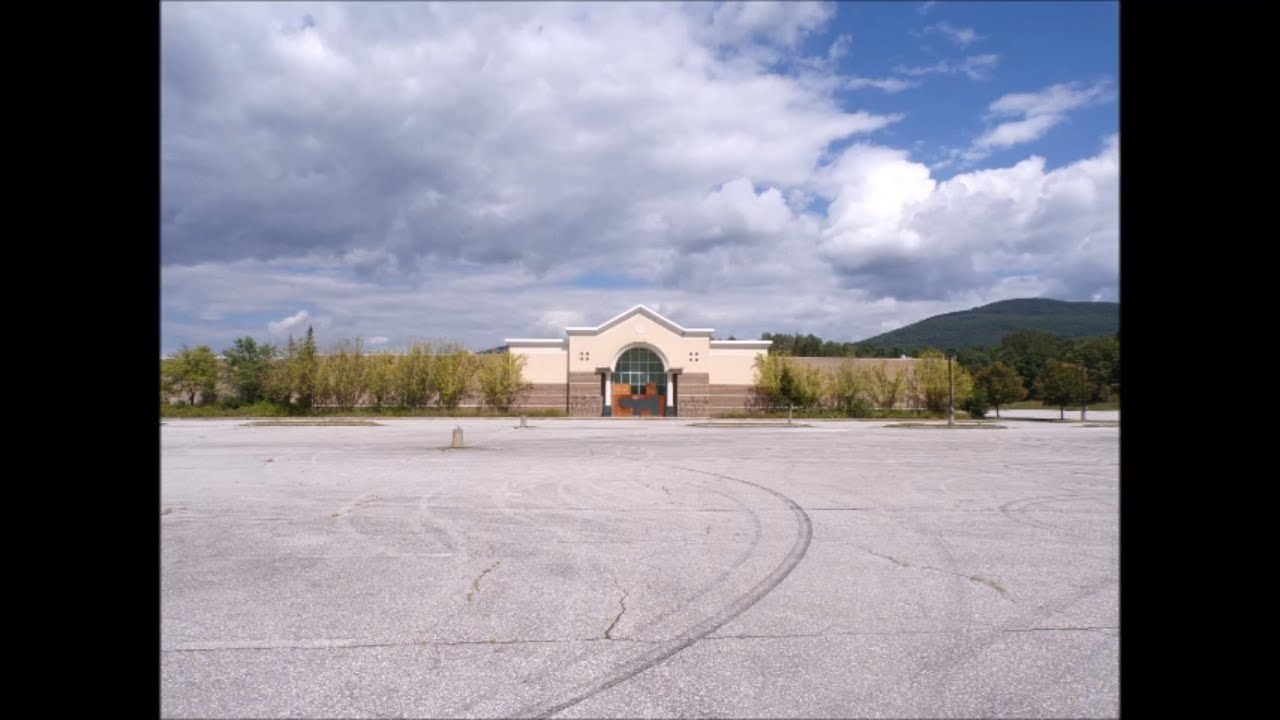 The abandoned Diamond run mall