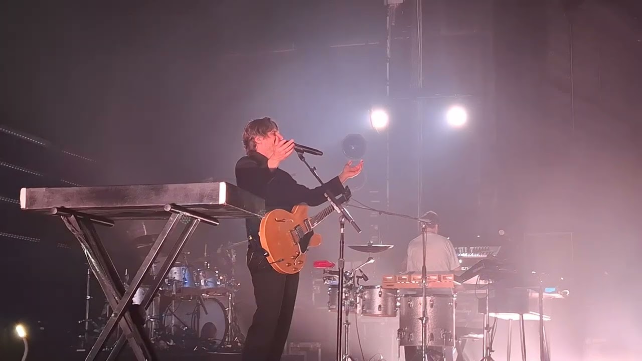 Foster the People - Coming of Age (Live @ TivoliVredenburg, Utrecht)