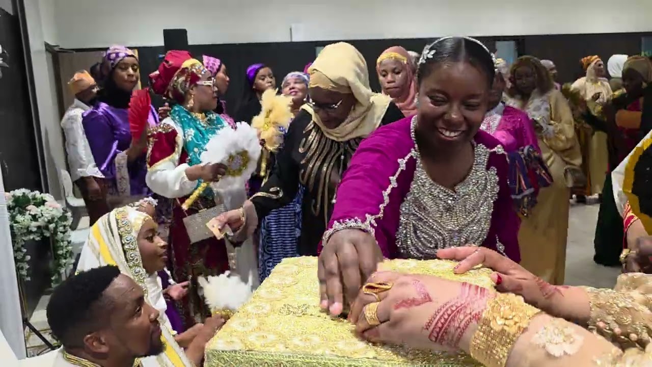 Oukoumbi de Moustoifa  et Mina Gnambeni