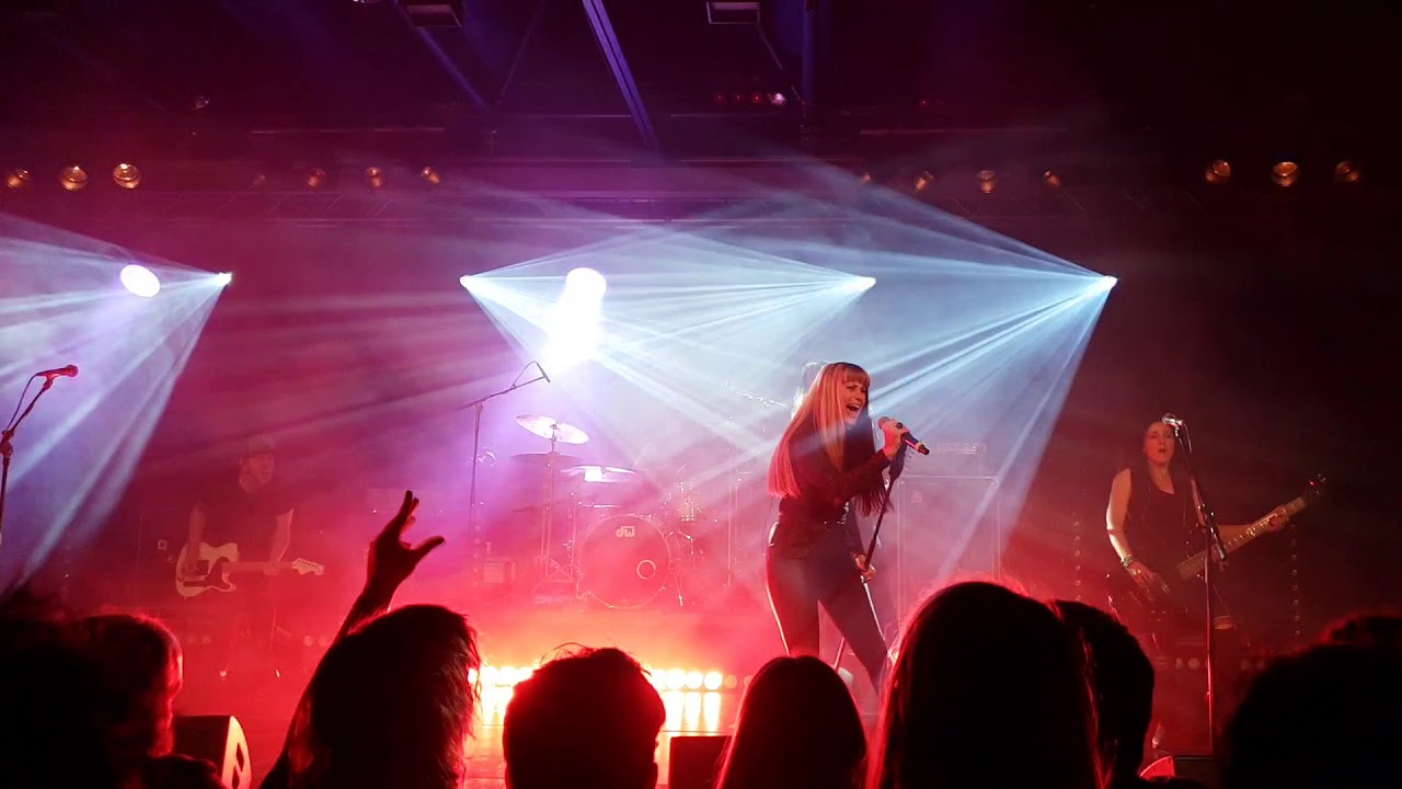Fireflight - stay close (live CRN 2018)