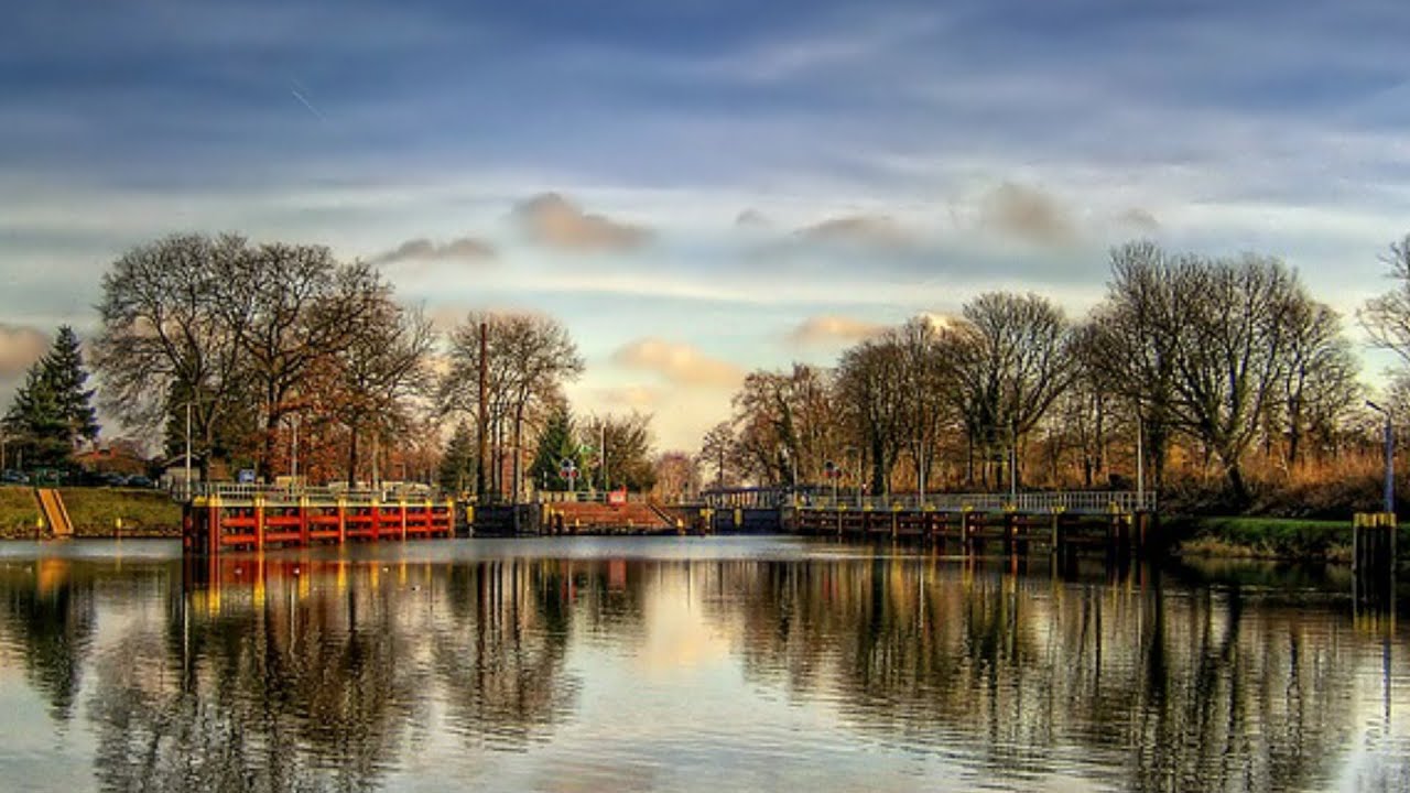 Passeren van een sluis! Olen alberth canal belguim