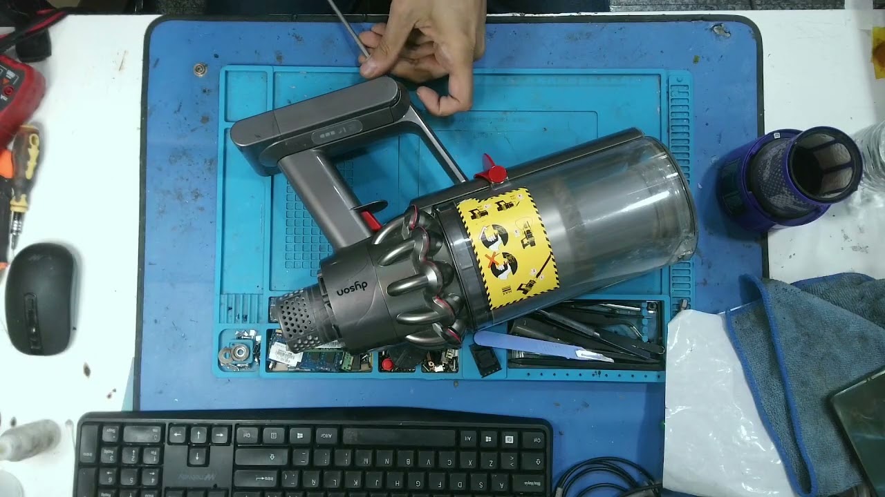 🔋 Wie behebt man ein entladenes Akku- und Filterproblem beim Dyson SV11? 💨