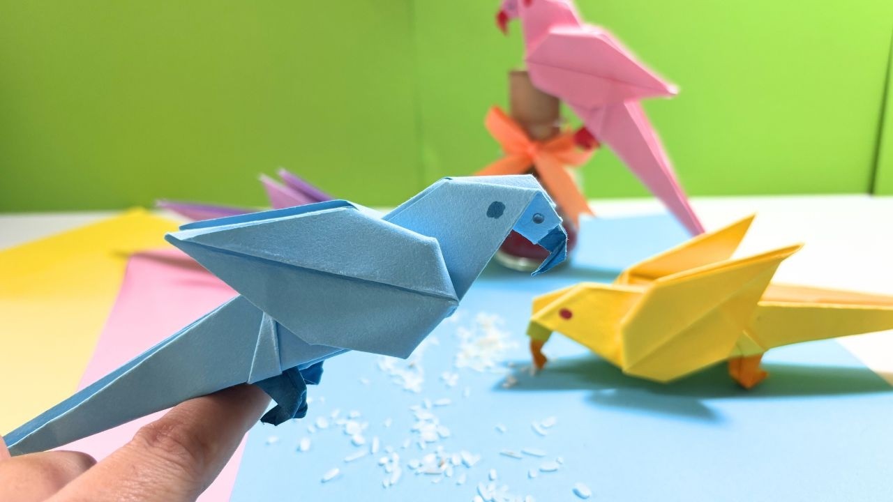 Folding a paper bird is really simple. #bird #howtocatchbirds #paper #paperfolding