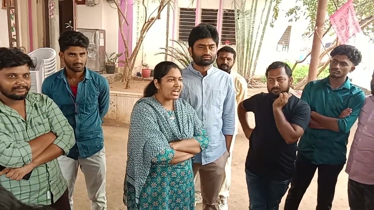 20 వార్డు బరిలో మాజీ ఎమ్మెల్యే శంకర్ నాయక్ కూతురు తేజస్విని. ఏ సమస్యను అయినా అధిగమిస్తాను.
