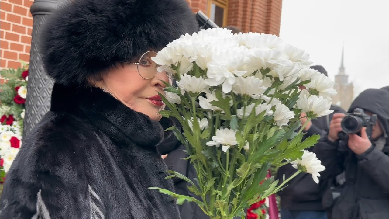 МАКСАКОВА МИРОНОВА МАЛАХОВ АЛЕНТОВА ... ЗВЁЗДЫ НА ПОХОРОНАХ ЛАРИСЫ ГОЛУБКИНОЙ 25 марта 2025 г.