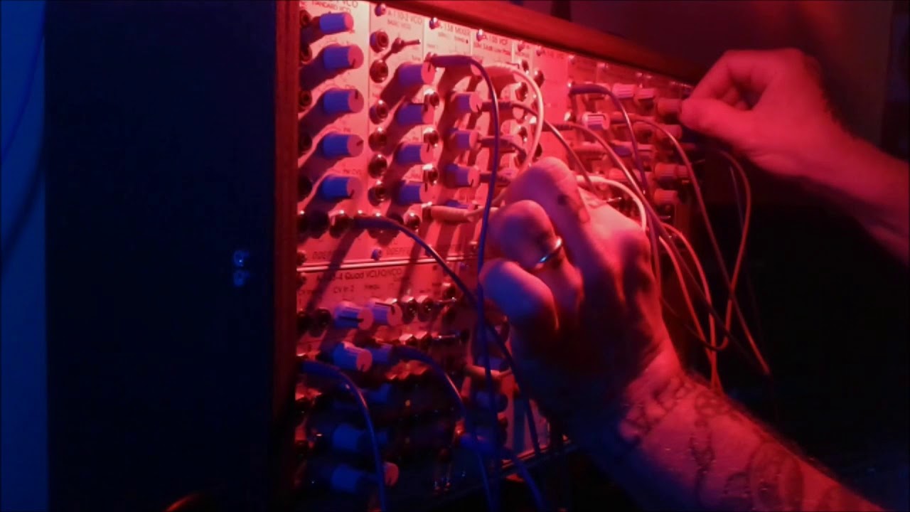Moreno Moriconi - Sequence ( Doepfer A-100 analog modular synth live jam - A-105 SSM filter demo)