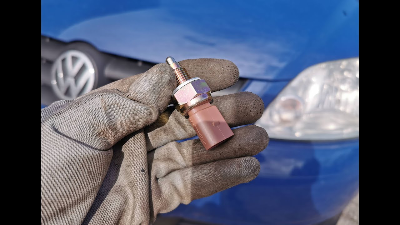 VW Fox Schalter-Rückfahrlicht tauschen ( change reversing light switch)