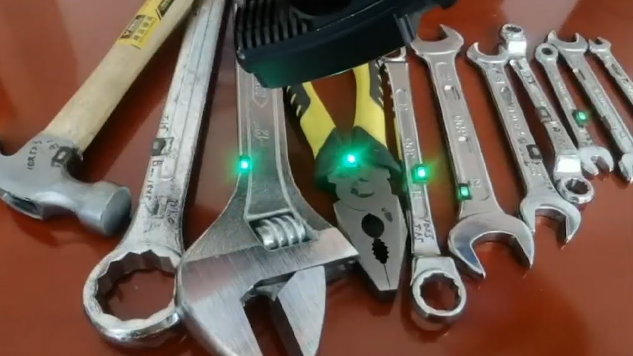 Passive RFID LED On-metal tag Skai series light on metal tools. Widely used for tools finding