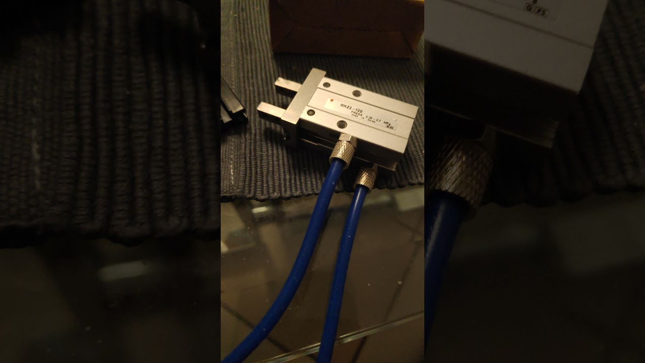fischertechnik Pneumatics controlling SMC Robot Gripper