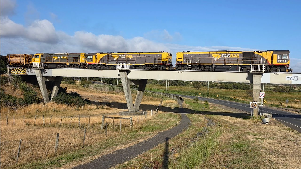 TasRail TR11 TR12 2010 #34 Log train passing over Henry Street Bridge
