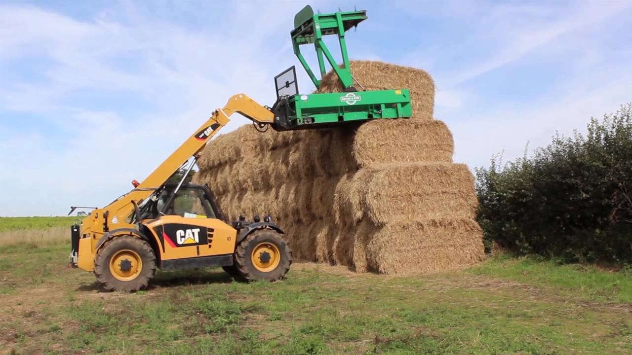 03 Loading A Rectangular Bale With Maxi Directly From The Store/Stack