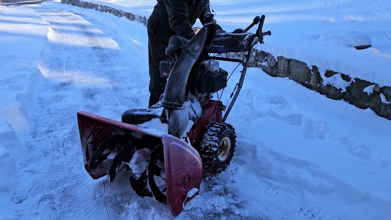 How Do They Compare? Gas Snowthrower vs a Battery Cordless Snow Shovel