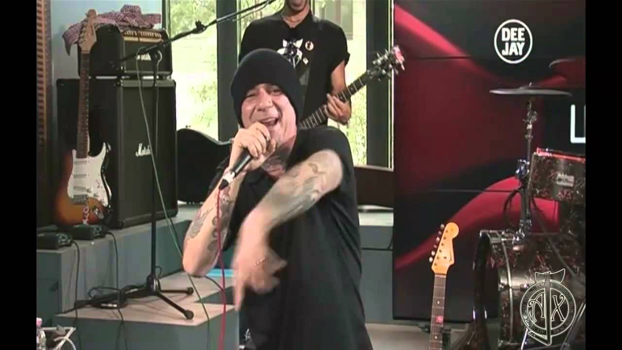 J-Ax, Fedez & Albertino: Live x il nuovo deejay.it + Speciale Asganaway  video HD