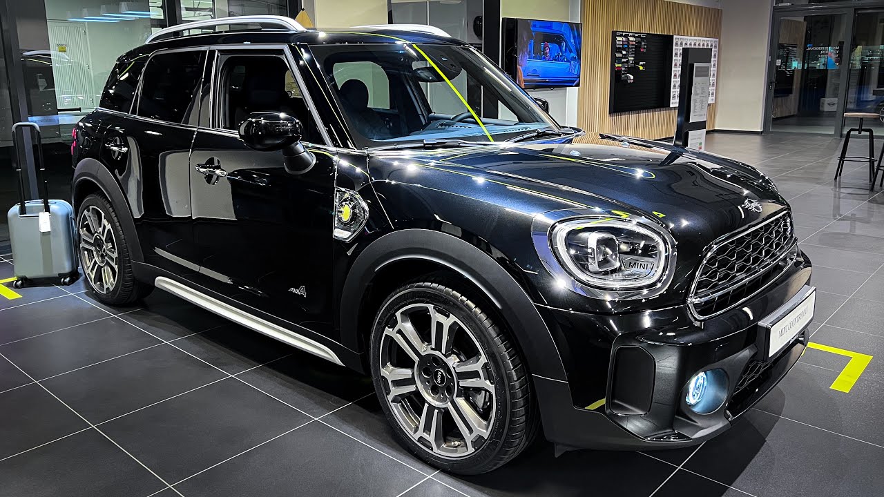 MINI Countryman Plug in Hybrid - Midnight Black Meatllic - POV 4K Review.
